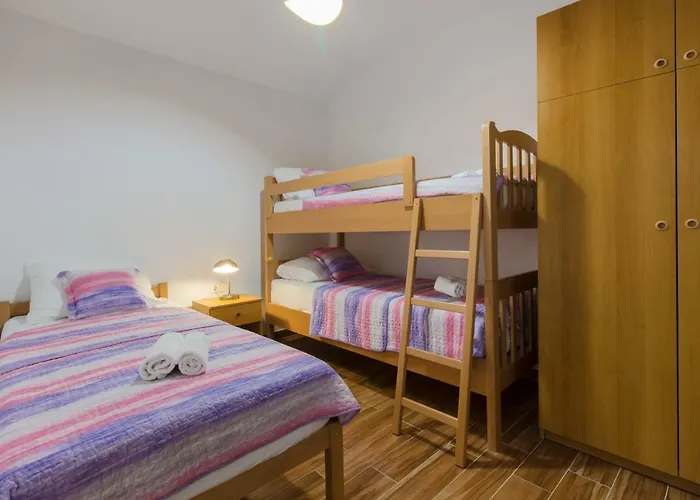 Skelin***/**** Апартаменты Каштела