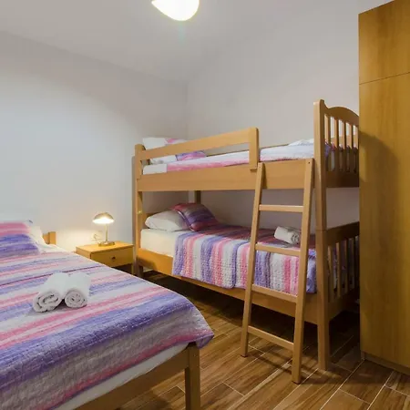 Skelin***/**** Apartamento Kaštela