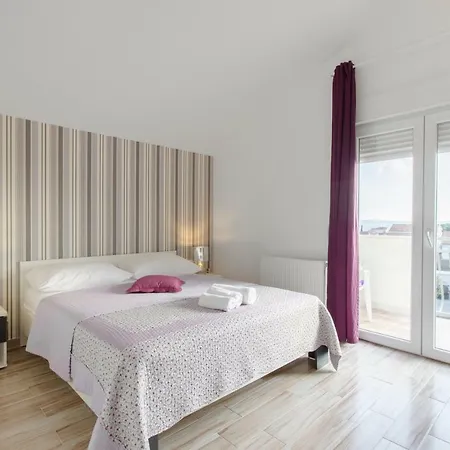 Skelin***/**** Apartament *